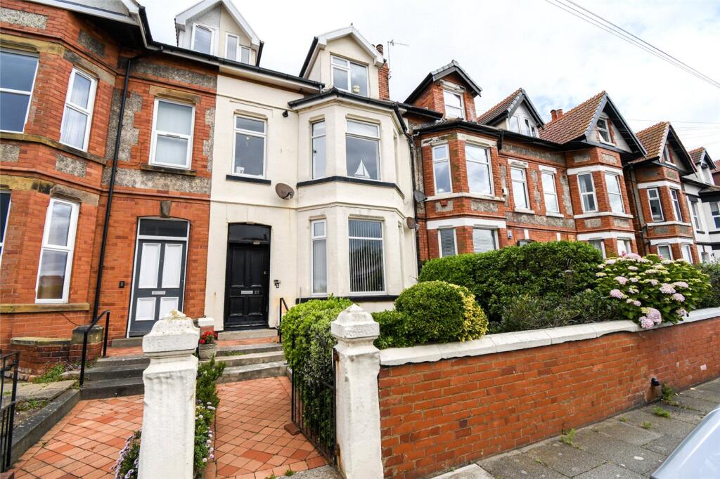 2 bed 1st Floor Flat for rent in West Kirby. From Karl Tatler Estate Agents - West Kirby