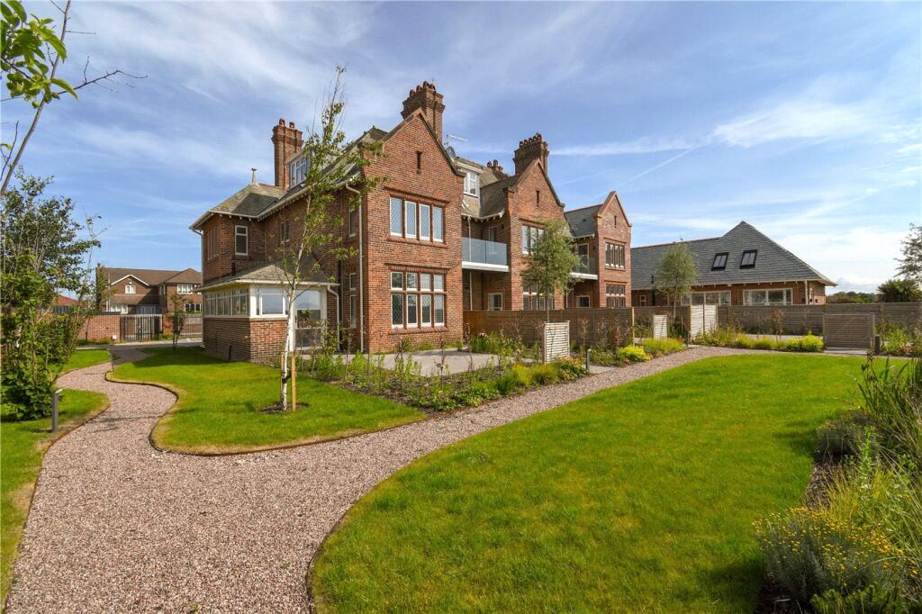 2 bed Apartment for rent in Hoylake. From Karl Tatler Estate Agents - West Kirby
