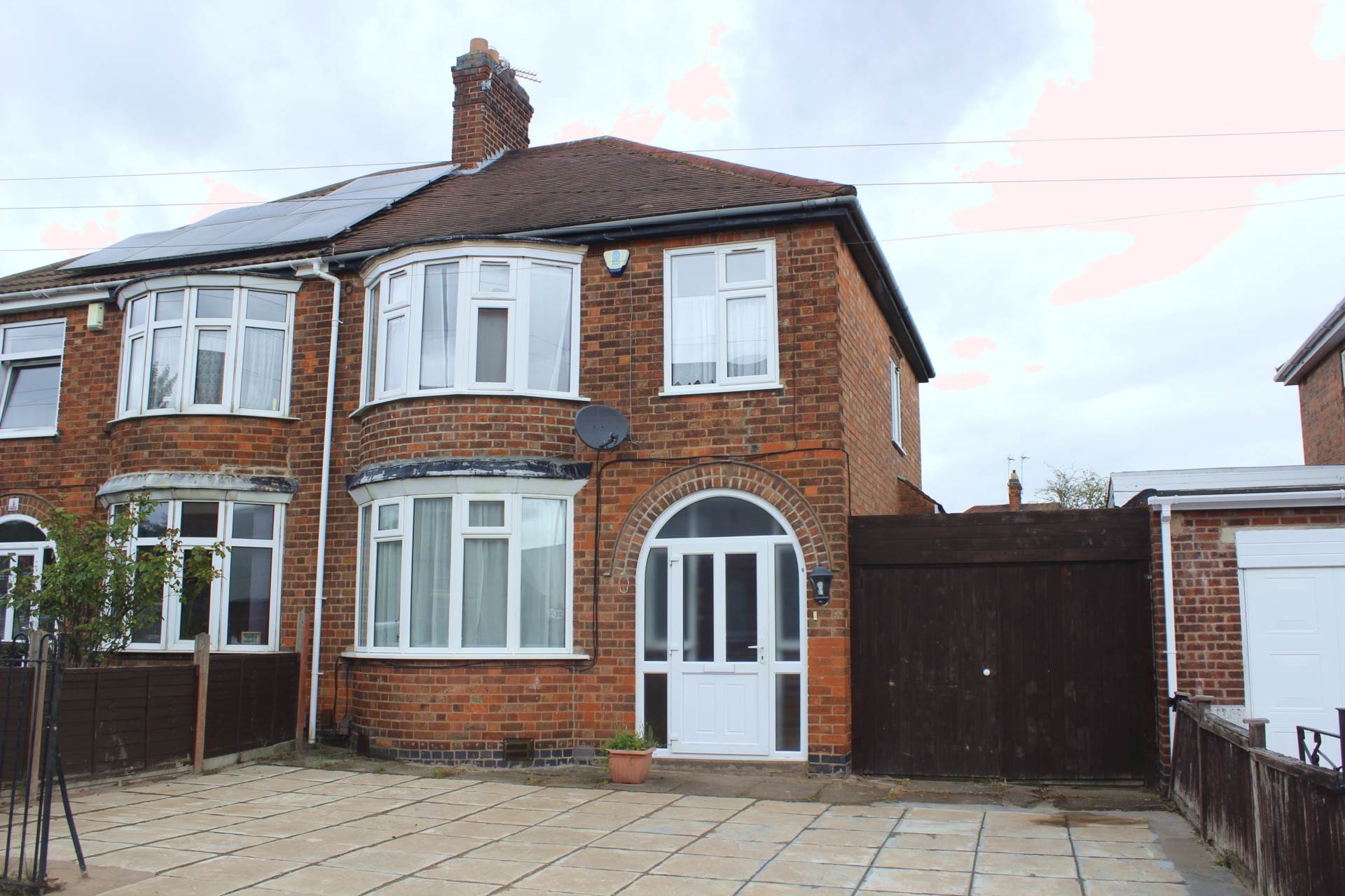 3 bed Semi-Detached House for rent in Leicester. From Charles Derby Estates - Leicester