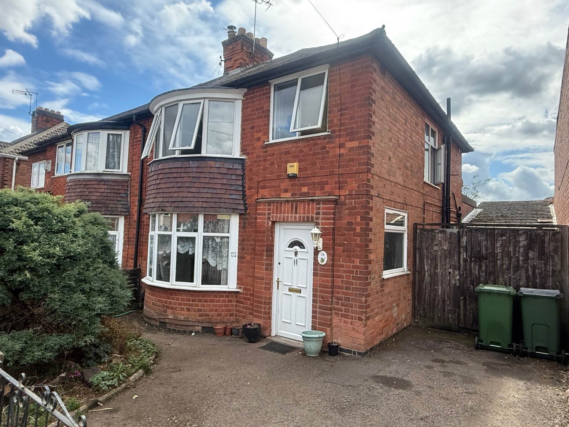 3 bed Semi Detached for rent in Leicester. From Charles Derby Estates - Leicester