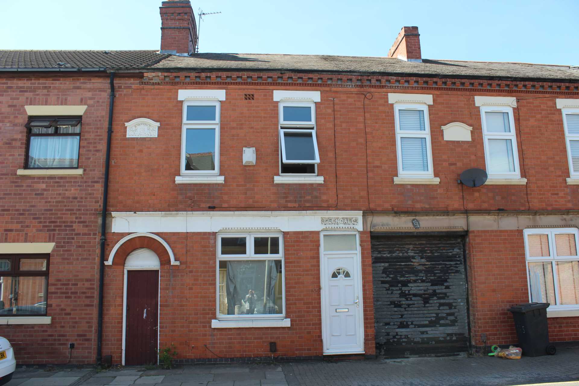 3 bed Mid Terraced House for rent in Leicester. From Charles Derby Estates - Leicester