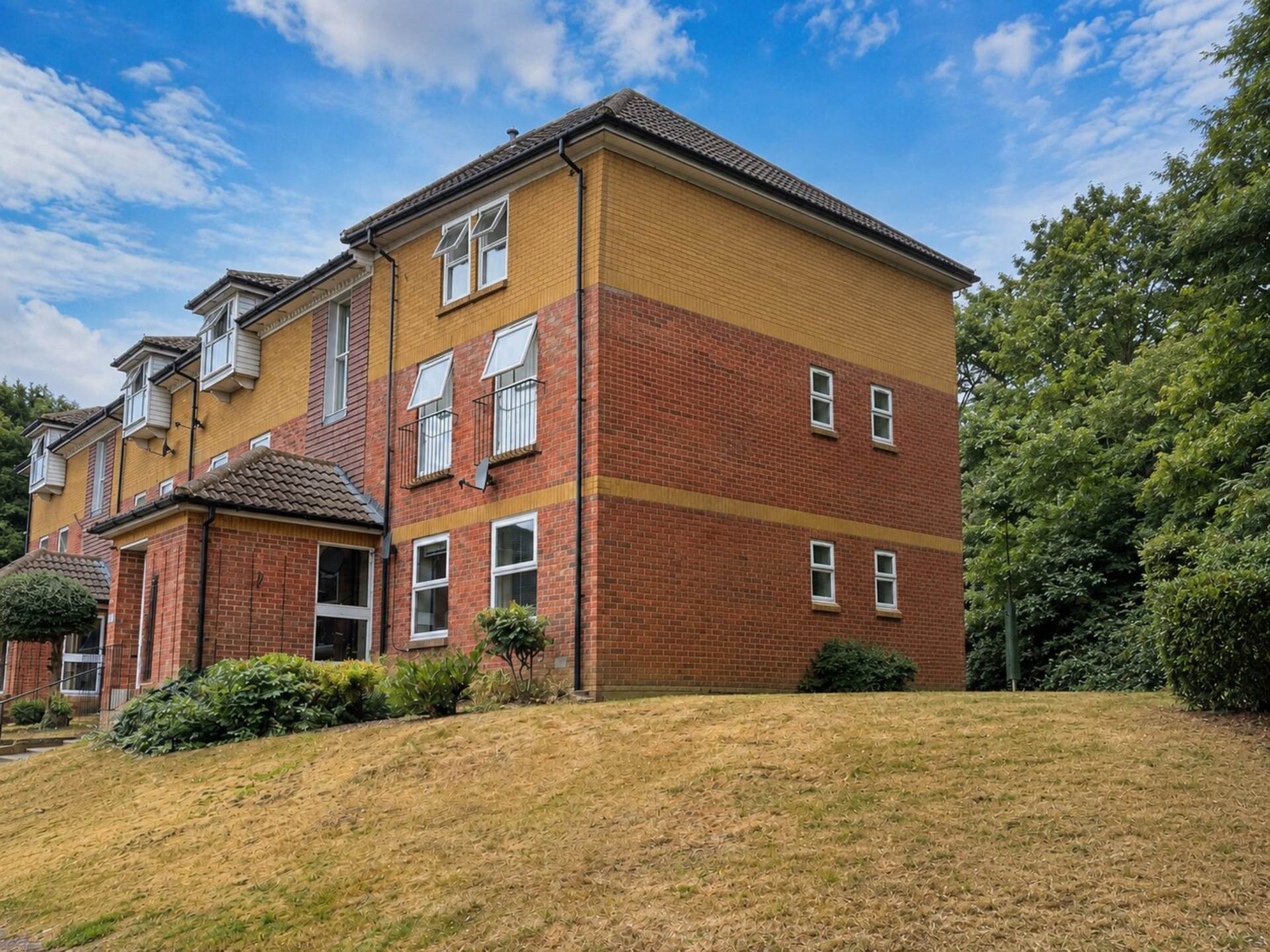 2 bed 1st Floor Flat for rent in Downley. From Eden Sales & Lettings - High Wycombe 2 bed 1st Floor Flat for rent in Downley. From Eden Sales & Lettings - High Wycombe