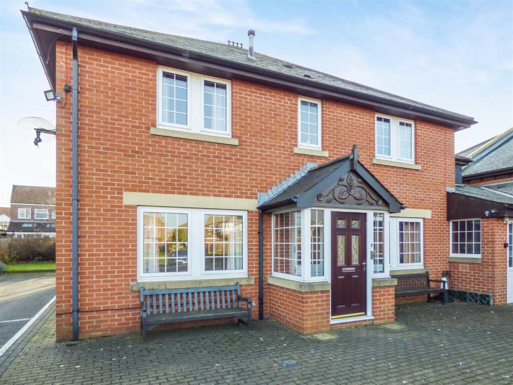 4 bed Semi Detached for rent in Whitley Bay. From Brannen & Partners - Whitley Bay 4 bed Semi Detached for rent in Whitley Bay. From Brannen & Partners - Whitley Bay