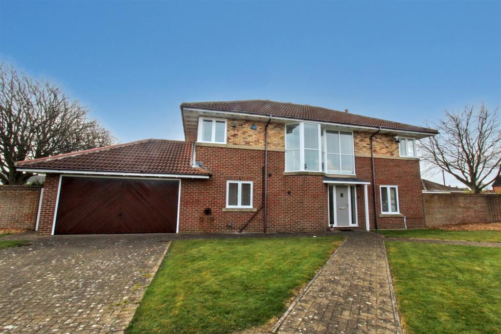 4 bed Detached for rent in Tynemouth. From Brannen & Partners - Whitley Bay