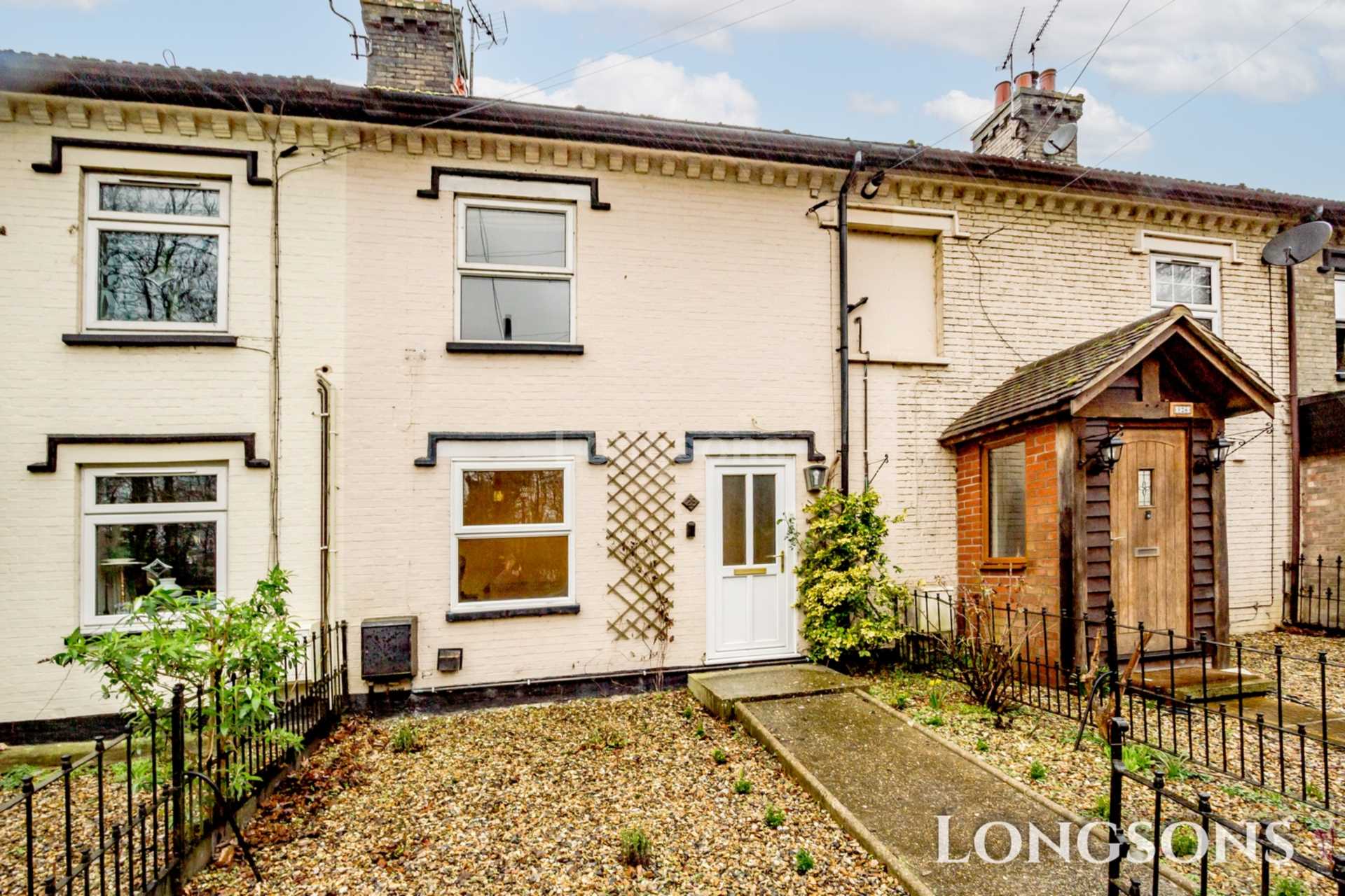 3 bed Mid Terraced House for rent in Thetford. From Longsons - Swaffham
