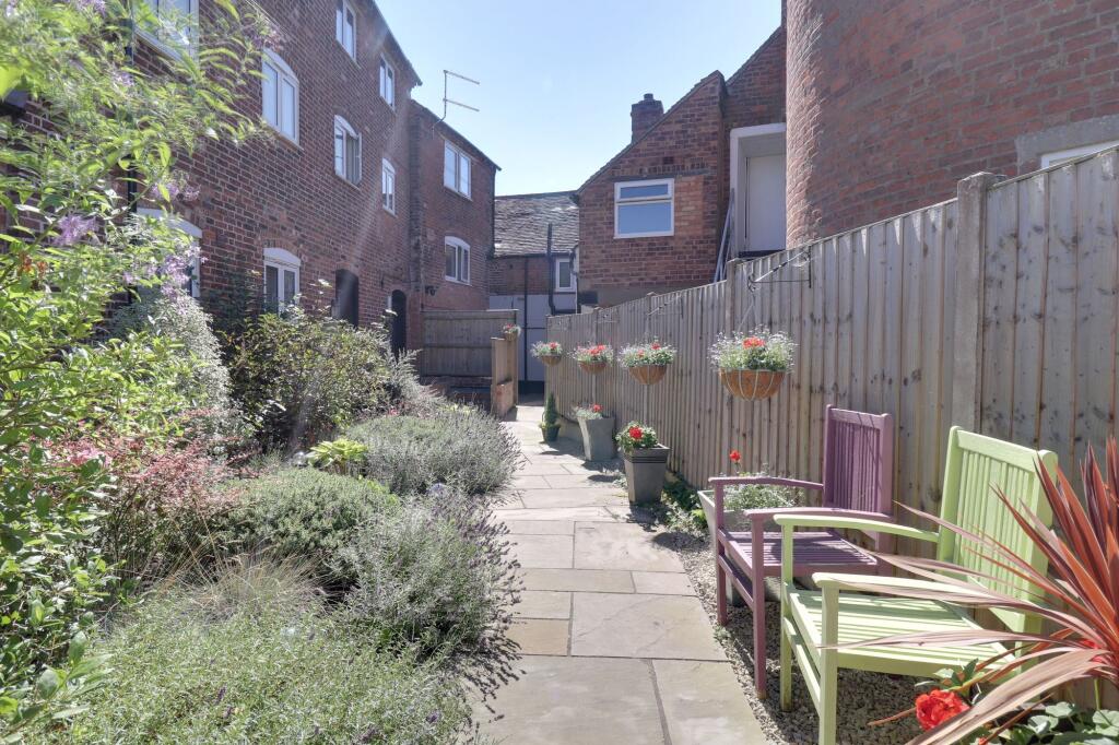 1 bed 1st Floor Flat for rent in Market Drayton. From Dourish & Day - Stafford 1 bed 1st Floor Flat for rent in Market Drayton. From Dourish & Day - Stafford