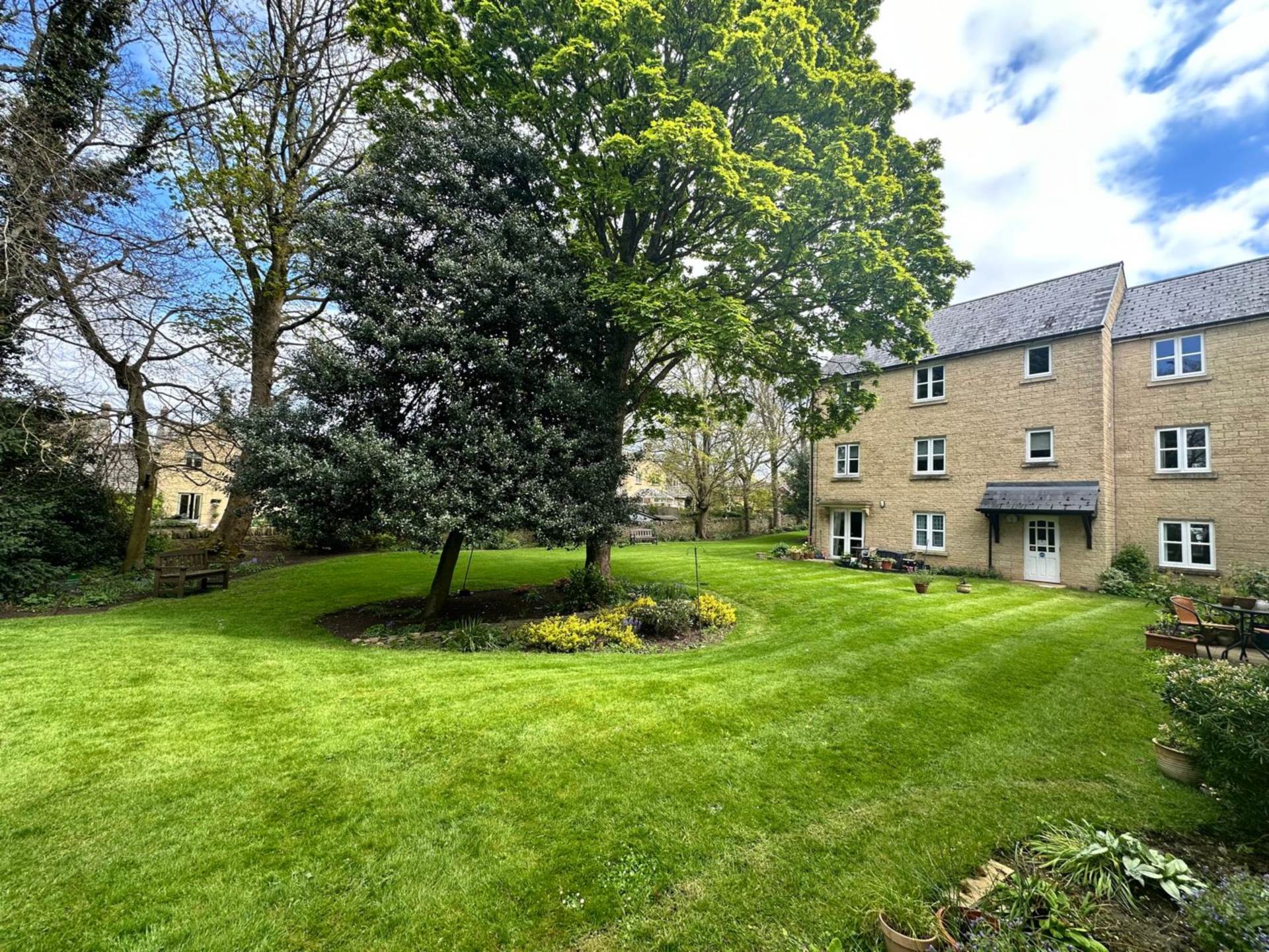 1 bed Retirement for rent in Chipping Norton. From Distinct Property Consultants - Banbury