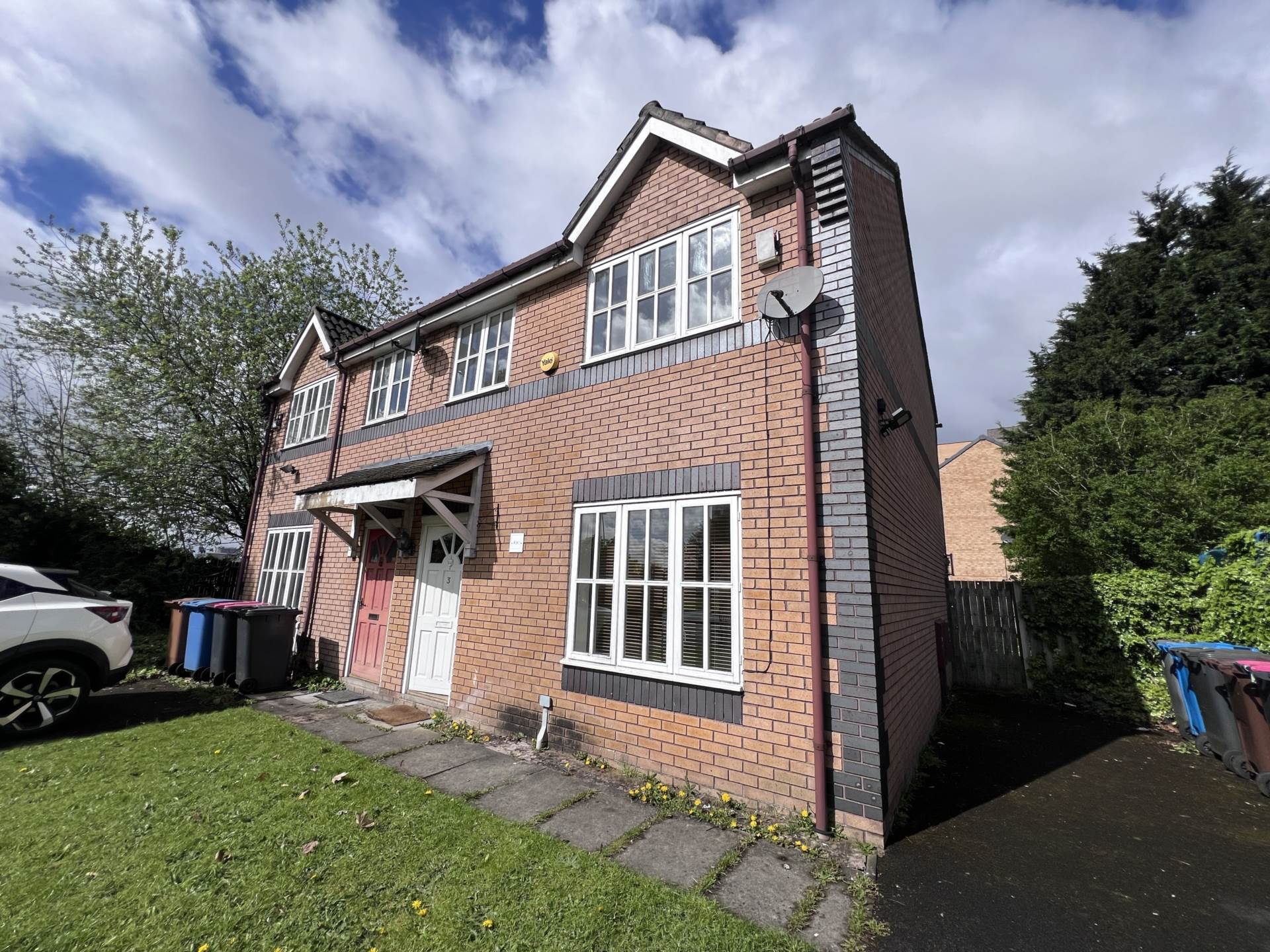 3 bed Semi-Detached House for rent in Salford. From Sun Bright Property Ltd