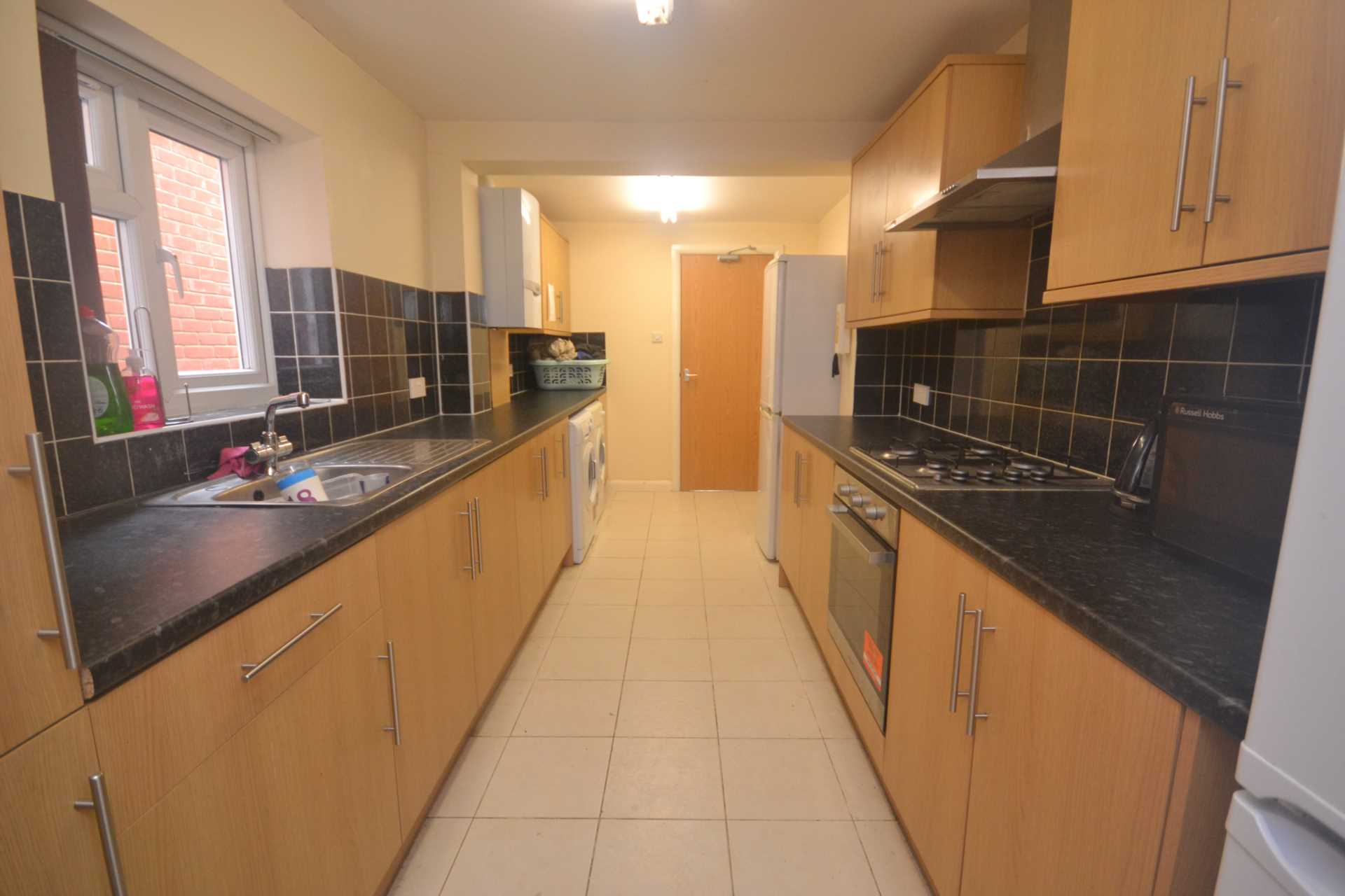 6 bed Mid Terraced House for rent in Reading. From Westgate Students