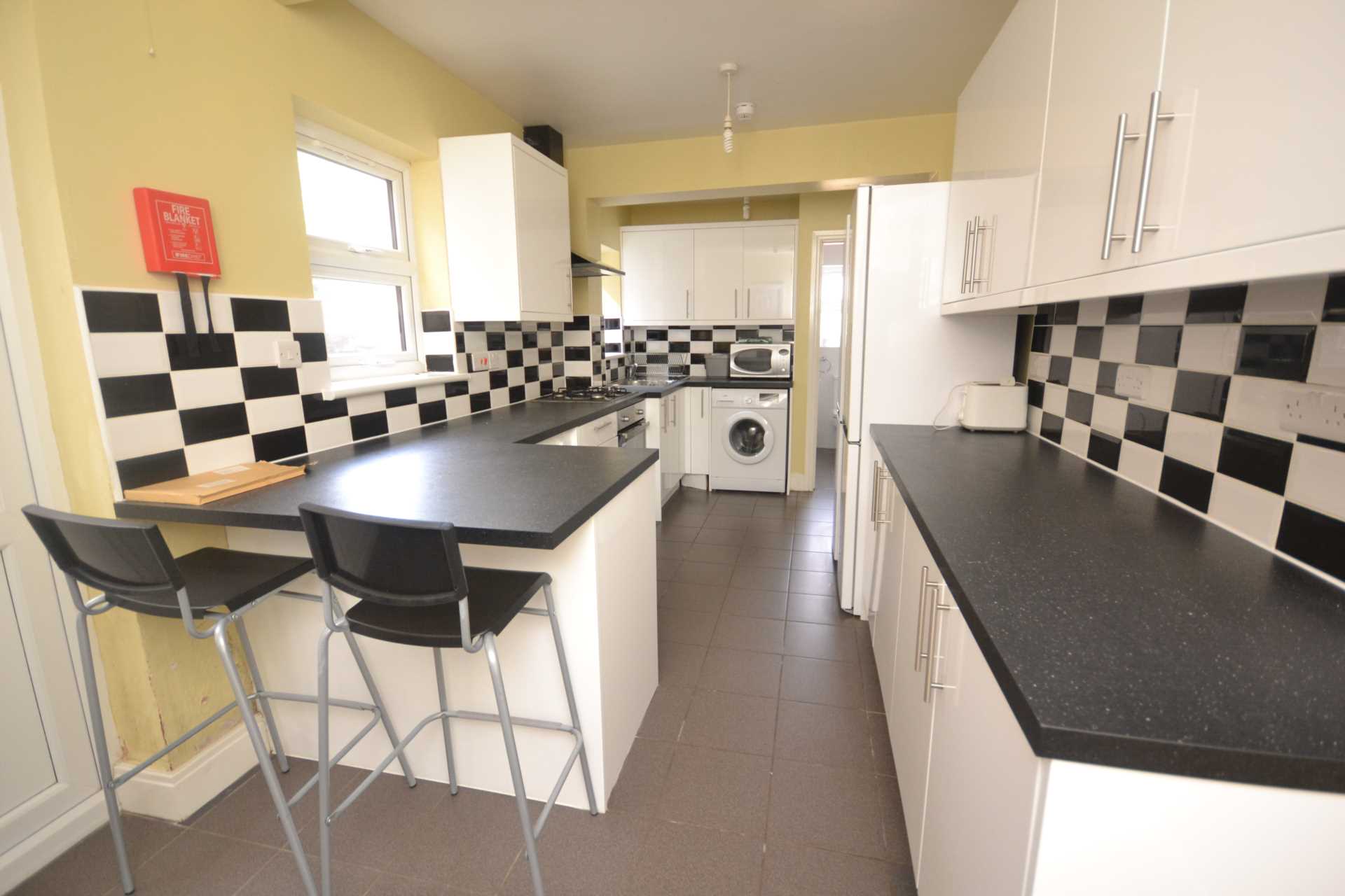 5 bed Mid Terraced House for rent in Reading. From Westgate Students 5 bed Mid Terraced House for rent in Reading. From Westgate Students