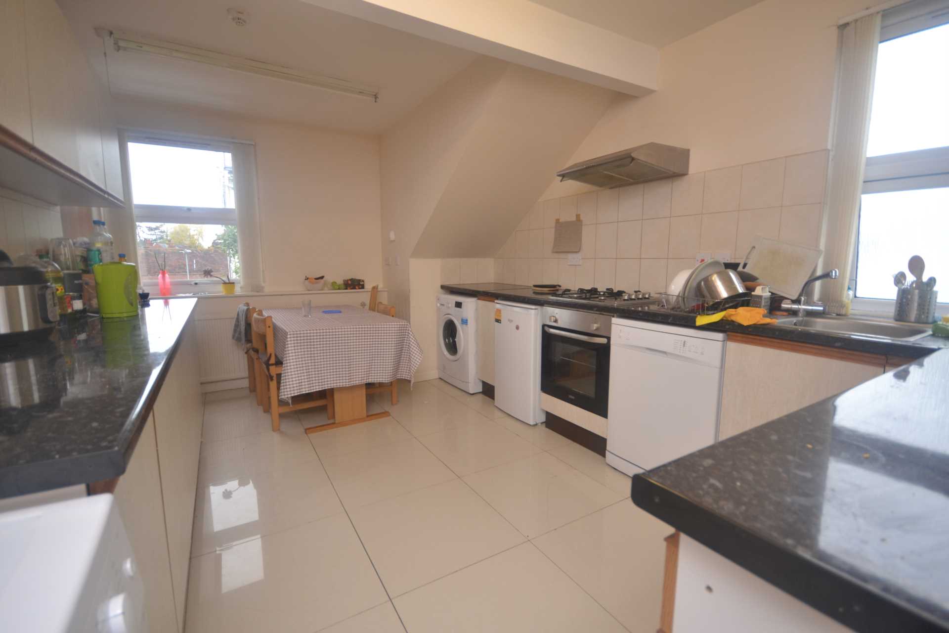 3 bed 1st Floor Flat for rent in Reading. From Westgate Students