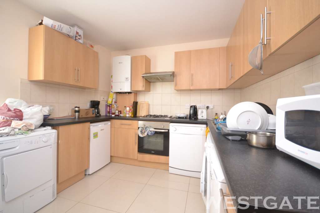 4 bed 1st Floor Flat for rent in Reading. From Westgate Students 4 bed 1st Floor Flat for rent in Reading. From Westgate Students