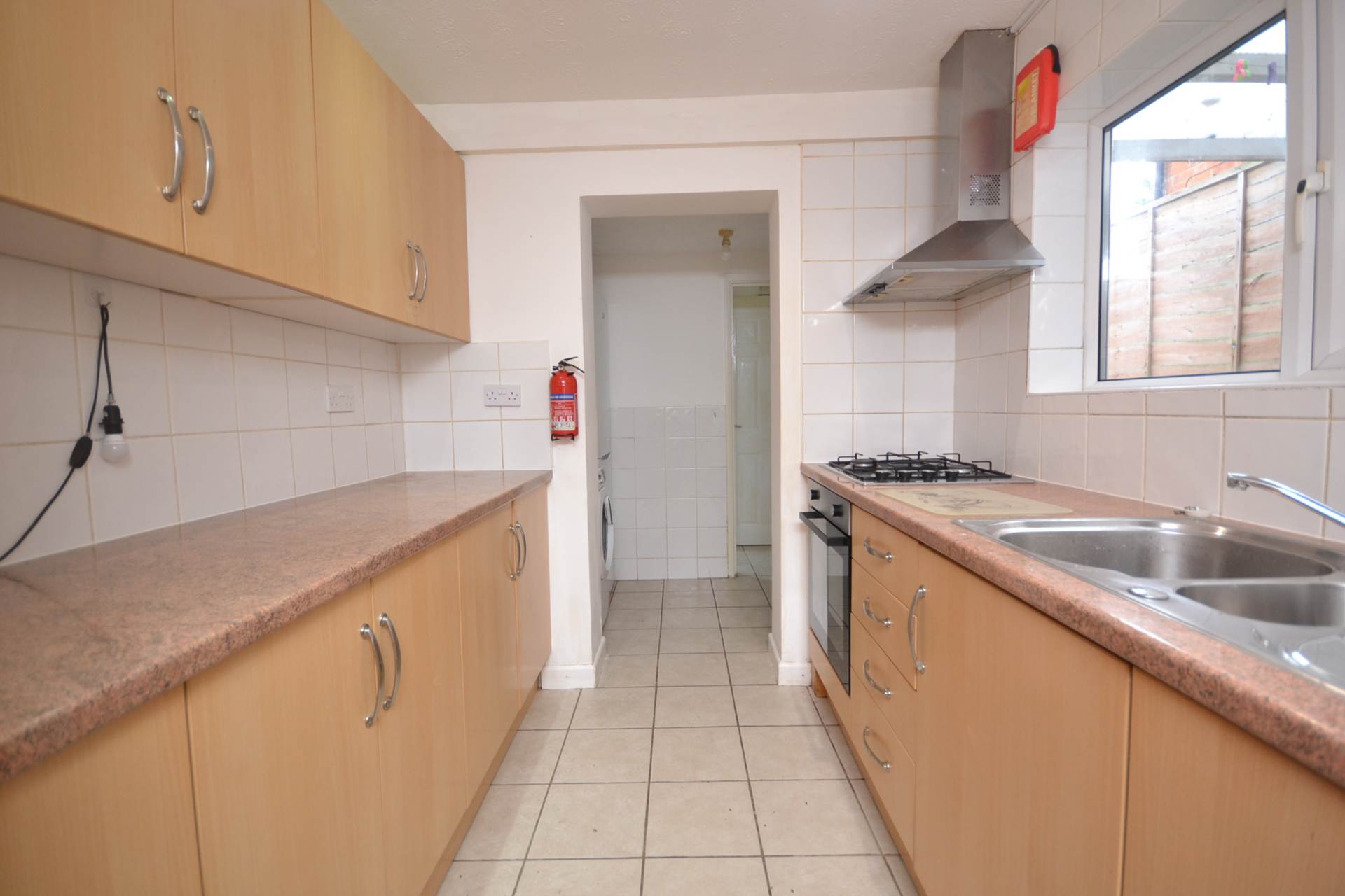 4 bed Mid Terraced House for rent in Woodley. From Westgate Students