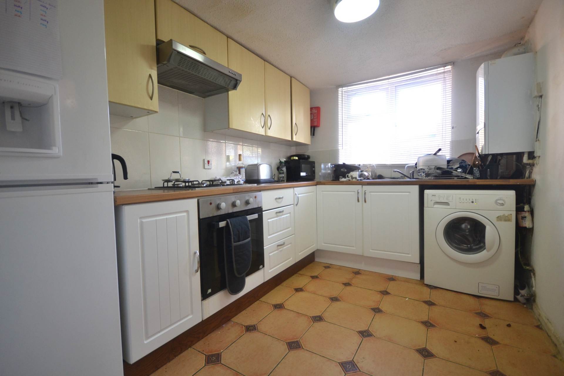 3 bed Mid Terraced House for rent in Reading. From Westgate Students