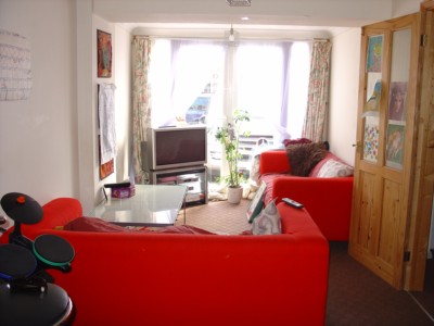 5 bed Mid Terraced House for rent in Reading. From Westgate Students