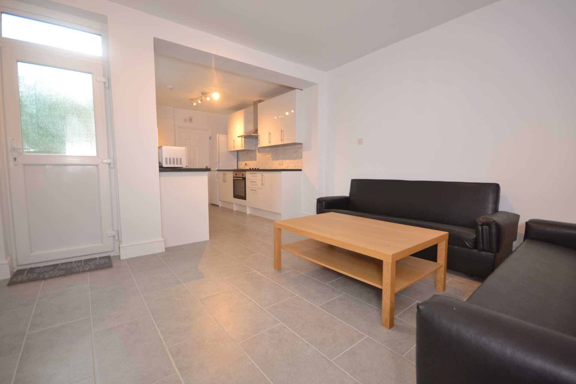 5 bed Semi Detached for rent in Reading. From Westgate Students