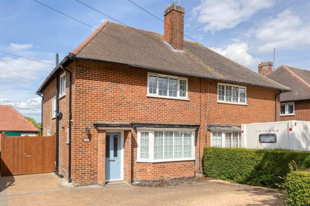 3 bed Semi Detached for rent in Letchworth. From Charter Whyman - Letchworth