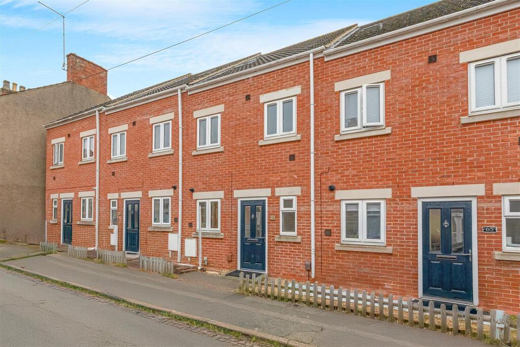 3 bed Mid Terraced House for rent in Kettering. From Chris George The Estate Agent - Kettering