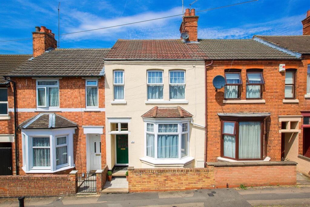 3 bed Mid Terraced House for rent in Kettering. From Chris George The Estate Agent - Kettering