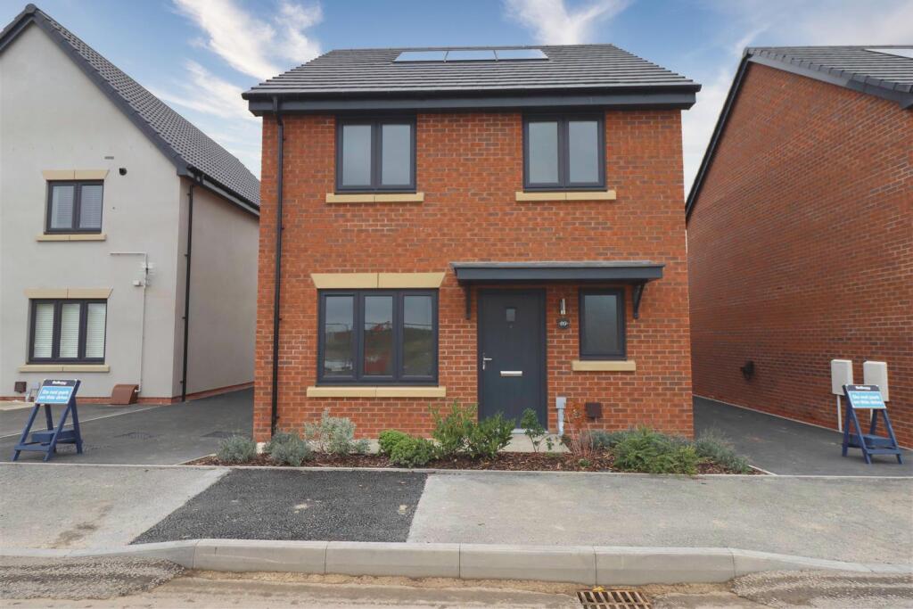 3 bed Detached for rent in . From Chris George The Estate Agent - Kettering