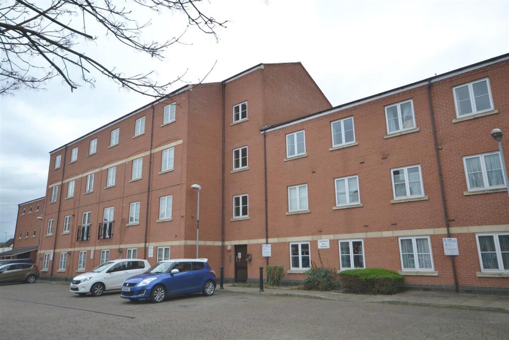 2 bed Apartment for rent in Kettering. From Chris George The Estate Agent - Kettering