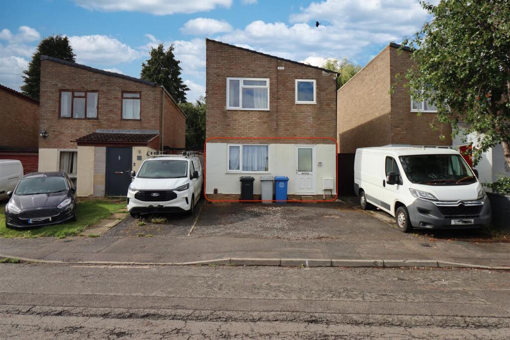 1 bed Apartment for rent in Desborough. From Chris George The Estate Agent - Kettering