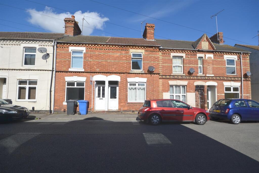2 bed Mid Terraced House for rent in Kettering. From Chris George The Estate Agent - Kettering