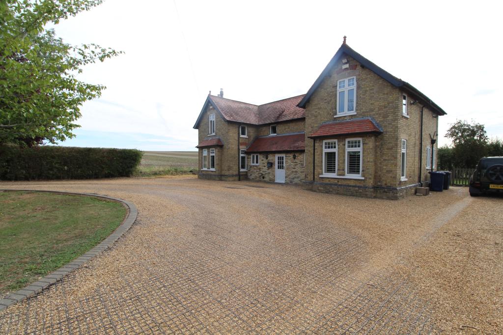 4 bed Detached House for rent in Papworth Everard. From HC Property Lettings