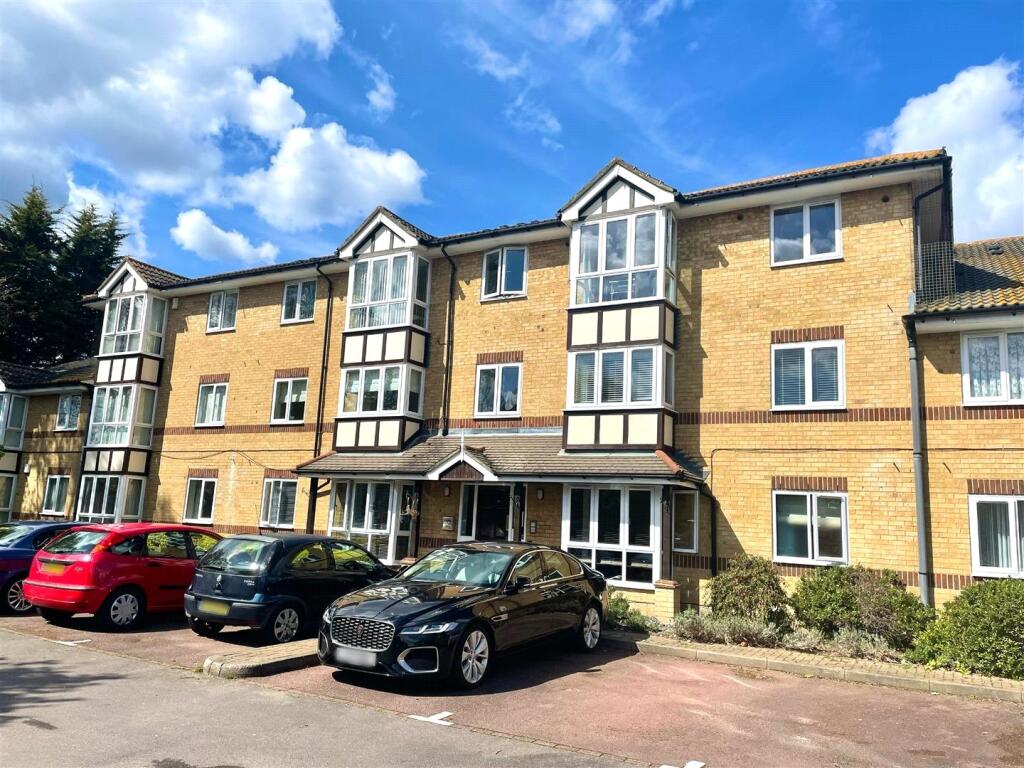 1 bed Apartment for rent in Woolwich. From Anthony Martin Estate Agents