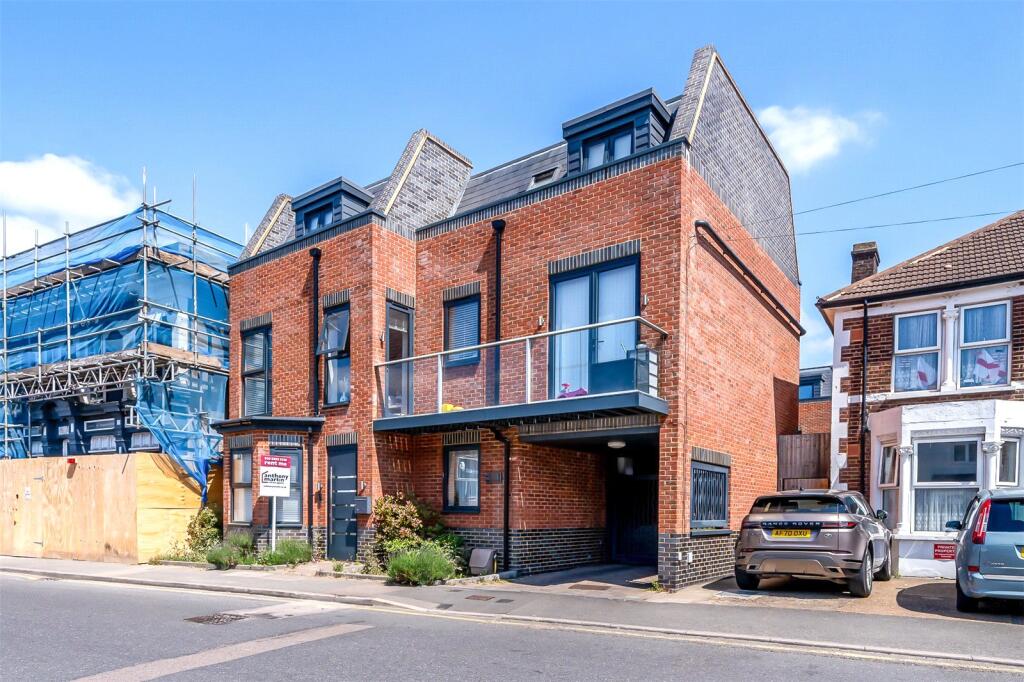 2 bed Apartment for rent in Bexley. From Anthony Martin Estate Agents