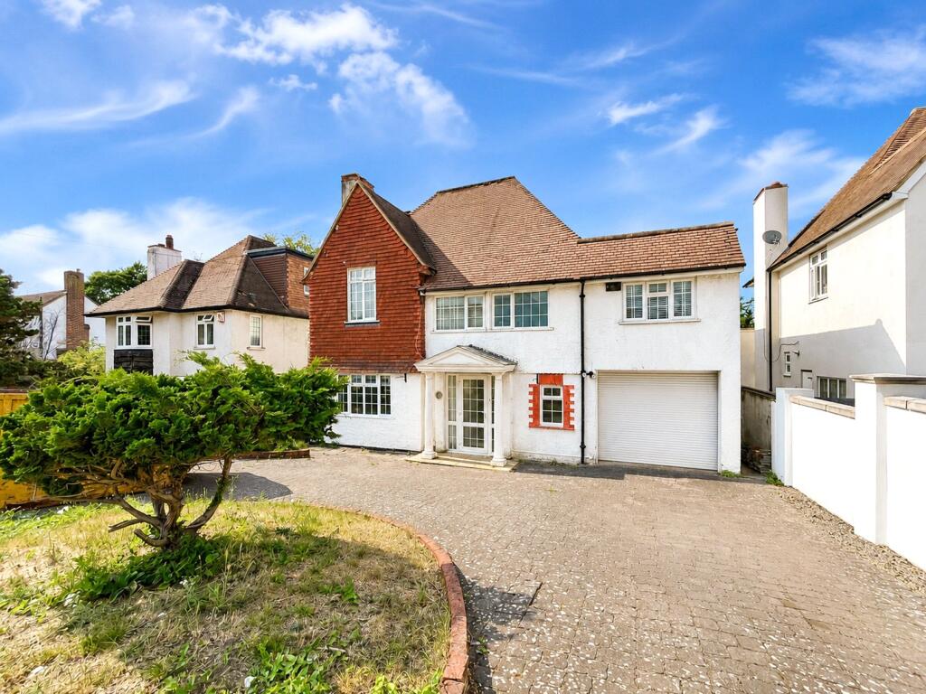 6 bed Detached for rent in Hawley. From Anthony Martin Estate Agents