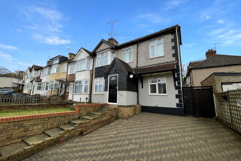 5 bed End of Terrace for rent in London. From Anthony Martin Estate Agents 5 bed End of Terrace for rent in London. From Anthony Martin Estate Agents