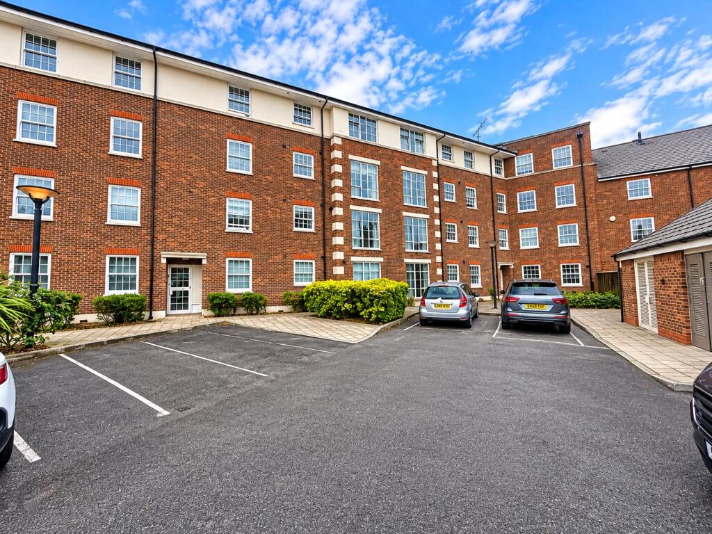 2 bed Apartment for rent in London. From Anthony Martin Estate Agents