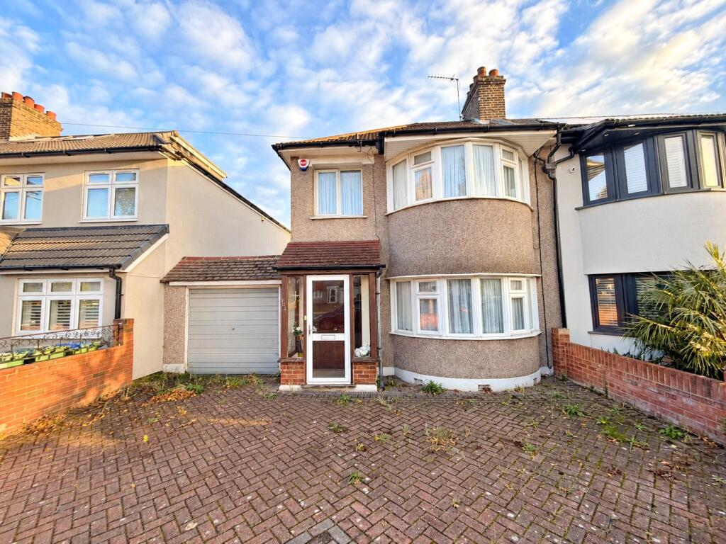 3 bed Detached for rent in Bexley. From Anthony Martin Estate Agents
