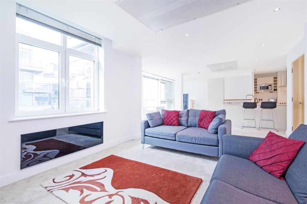 3 bed Penthouse for rent in Bermondsey. From Garton Jones - Nine Elms 3 bed Penthouse for rent in Bermondsey. From Garton Jones - Nine Elms