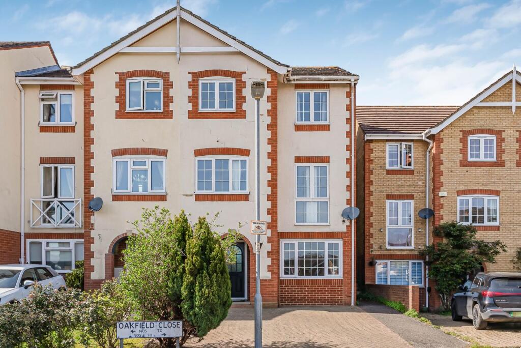 4 bed Mid Terraced House for rent in Potters Bar. From Anthony Lettings Ltd 4 bed Mid Terraced House for rent in Potters Bar. From Anthony Lettings Ltd