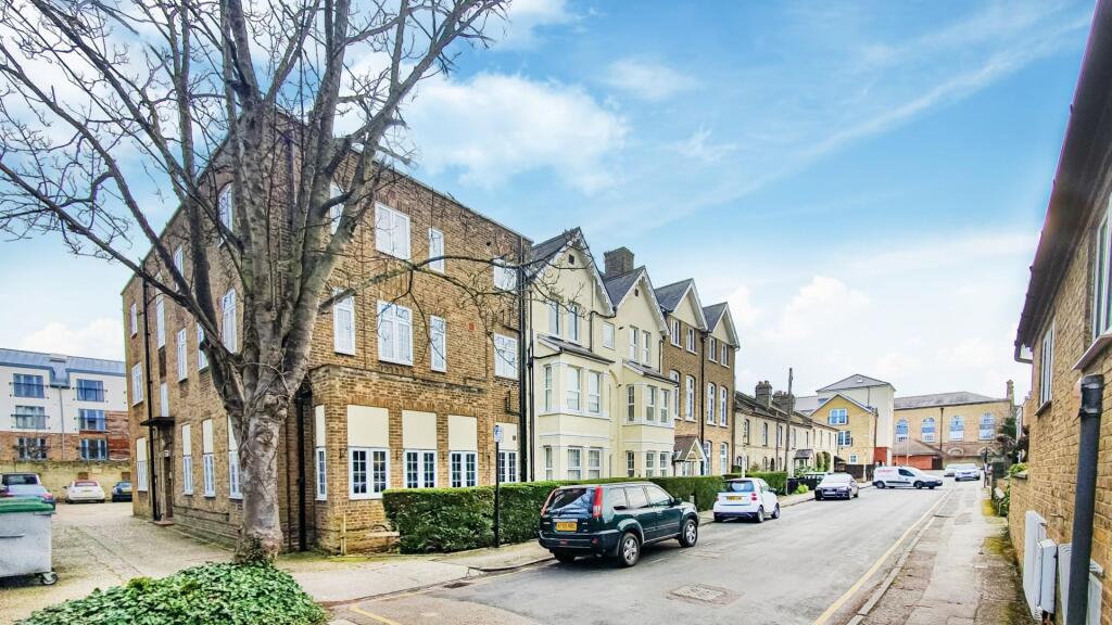 1 bed Apartment for rent in Hertford. From Anthony Lettings Ltd