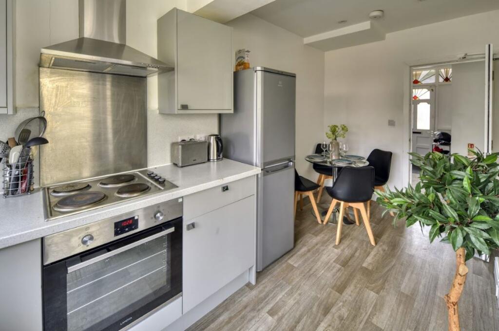 1 bed Detached for rent in Whiteway. From Purple Frog Property Ltd - Bristol 1 bed Detached for rent in Whiteway. From Purple Frog Property Ltd - Bristol