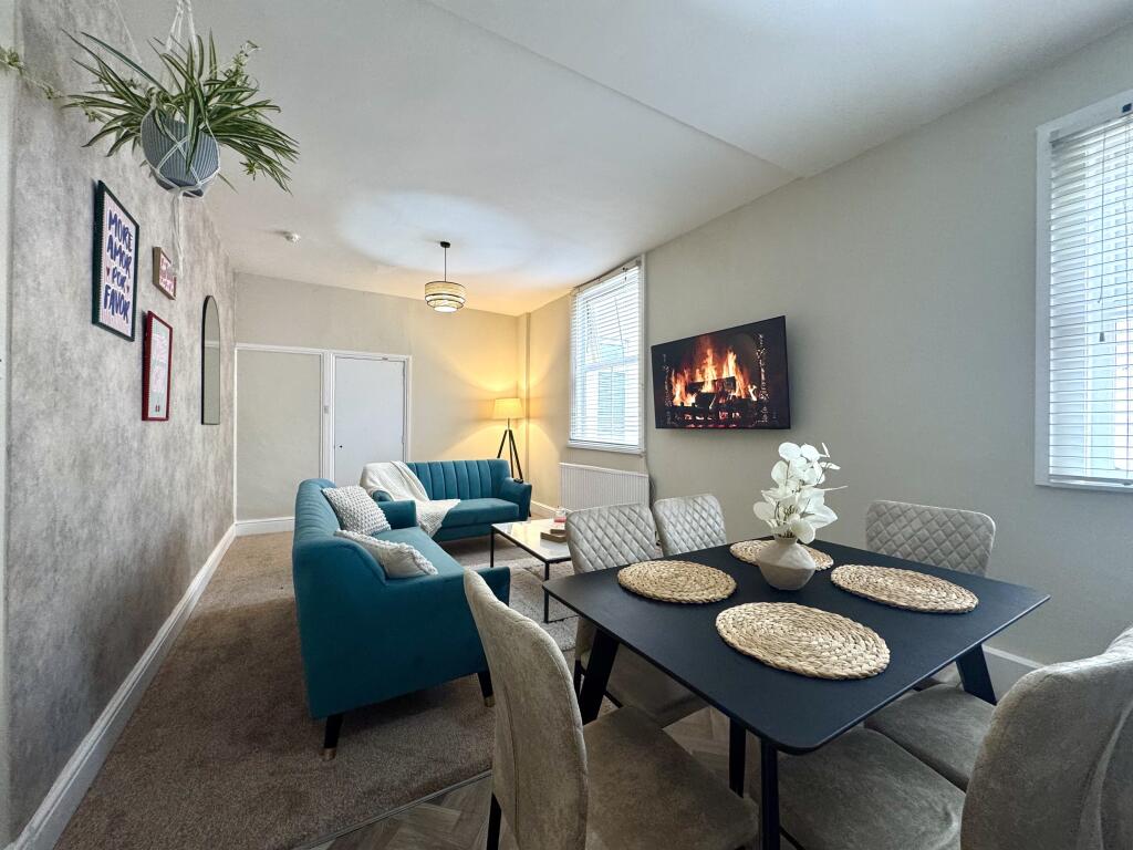 7 bed Detached for rent in Hillfields. From Purple Frog Property Ltd - Bristol