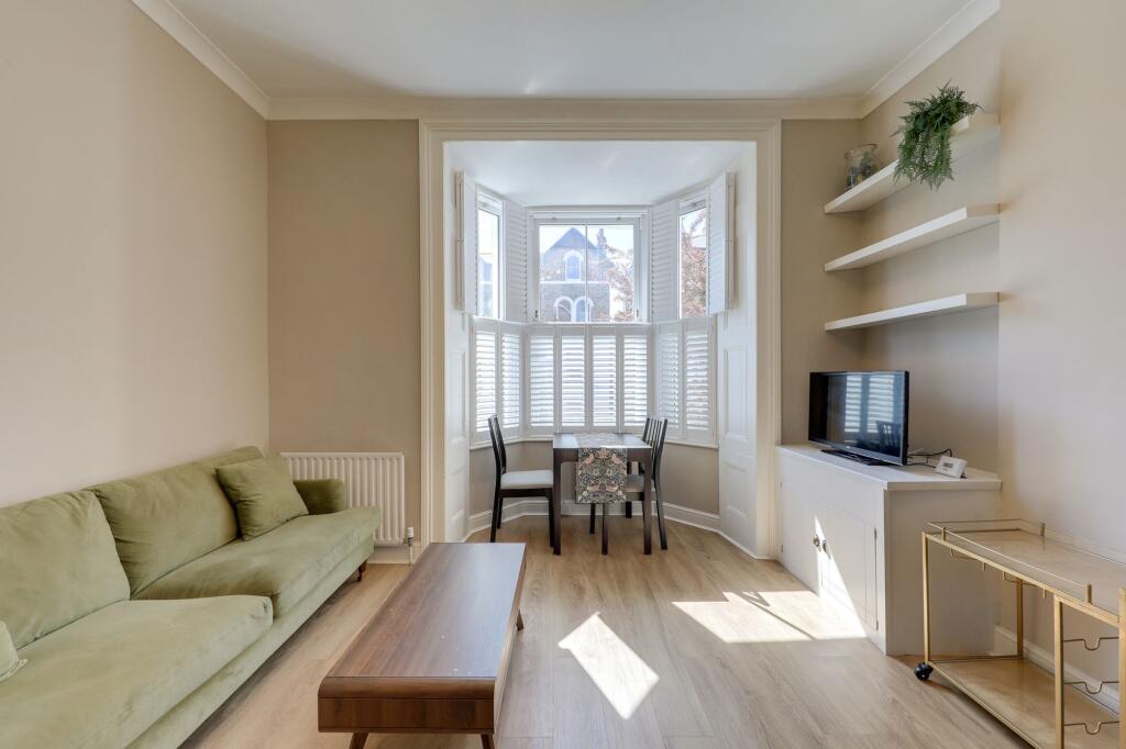 2 bed 1st Floor Flat for rent in Lewisham. From Stanford Estates - Hither Green