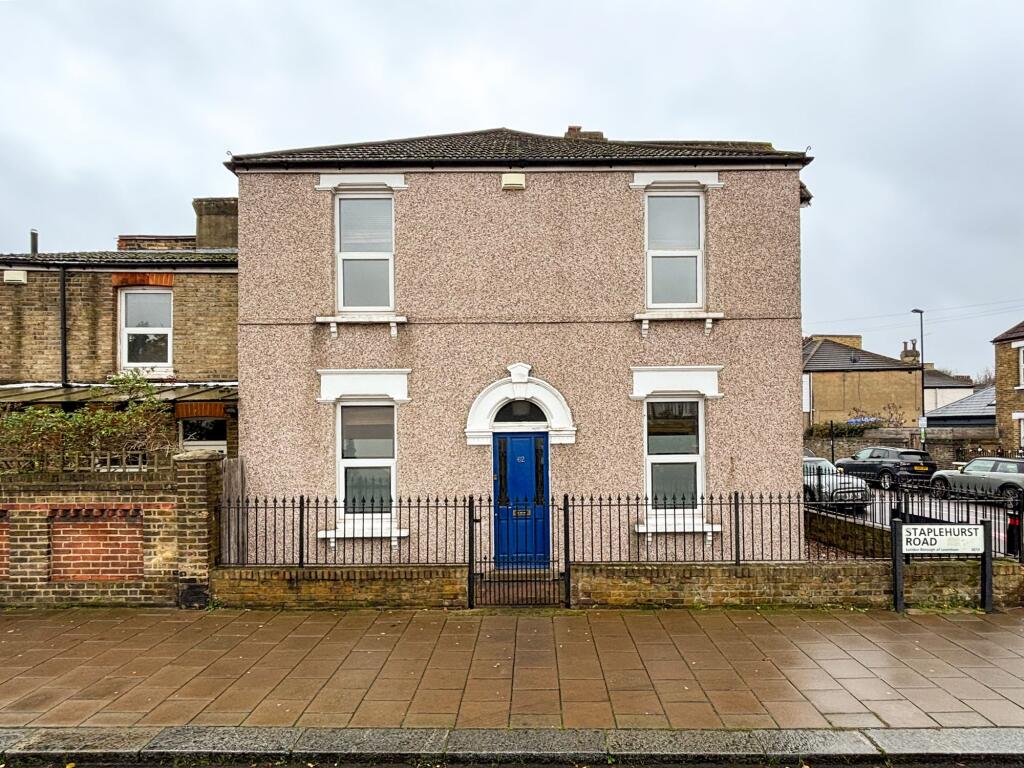 3 bed End of Terrace for rent in Lewisham. From Stanford Estates - Hither Green