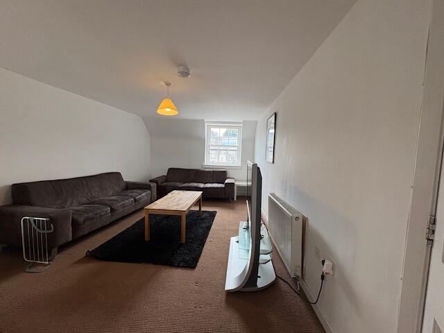 5 bed 1st Floor Flat for rent in Stirling. From FORTH RESIDENTIAL - Stirling