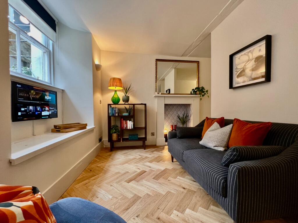 4 bed Studio for rent in Edinburgh. From FORTH RESIDENTIAL - Stirling
