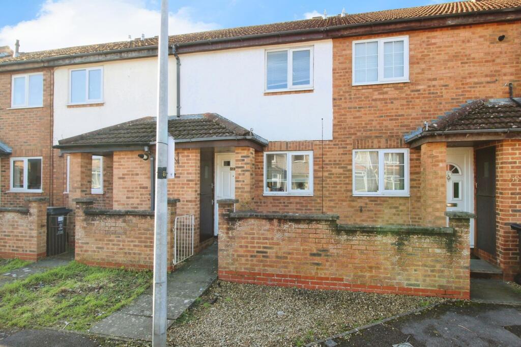 2 bed Mid Terraced House for rent in Swindon. From McFarlane Sales & Lettings - Old Town Office - Swindon
