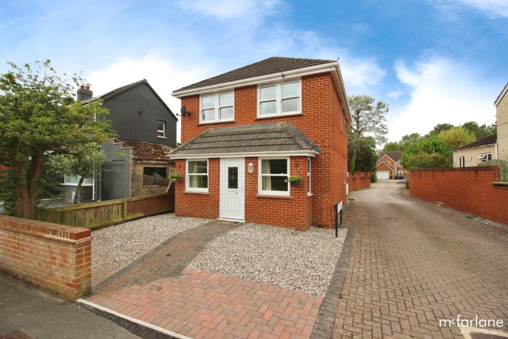 3 bed Detached for rent in Swindon. From McFarlane Sales & Lettings - Old Town Office - Swindon