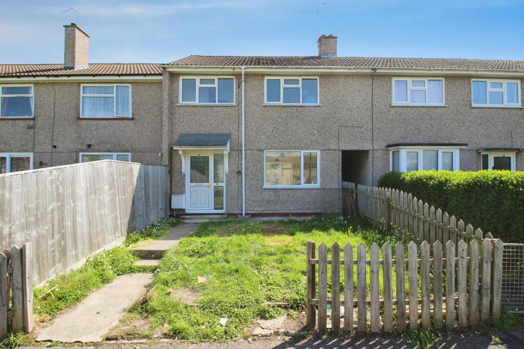 3 bed Mid Terraced House for rent in Swindon. From McFarlane Sales & Lettings - Old Town Office - Swindon