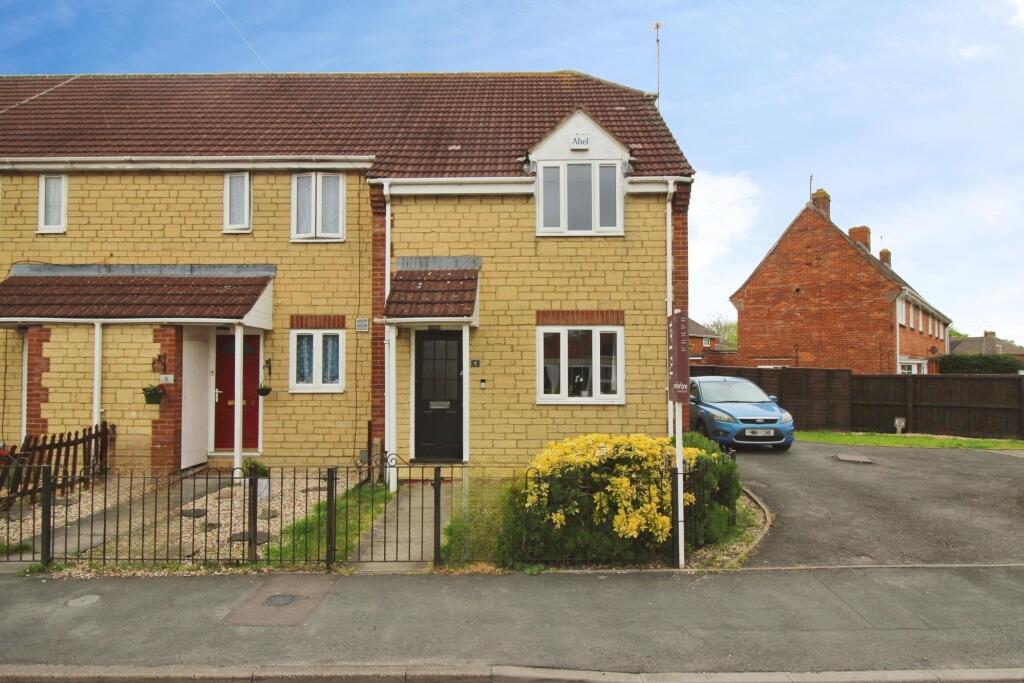 3 bed End of Terrace for rent in Stratton St Margaret. From McFarlane Sales & Lettings - Old Town Office - Swindon