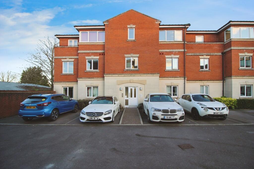 2 bed Apartment for rent in Swindon. From McFarlane Sales & Lettings - Old Town Office - Swindon