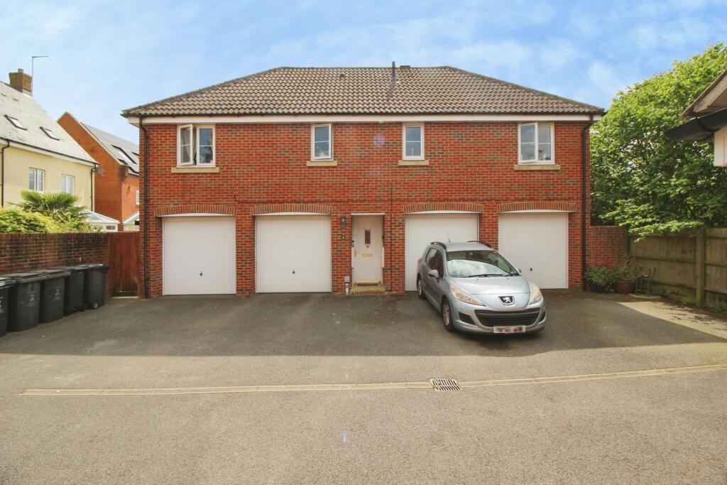 2 bed Coach House for rent in Blunsdon St Andrew. From McFarlane Sales & Lettings - Old Town Office - Swindon 2 bed Coach House for rent in Blunsdon St Andrew. From McFarlane Sales & Lettings - Old Town Office - Swindon