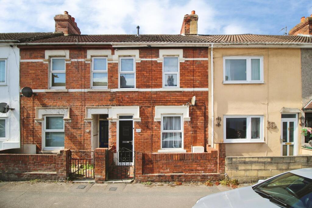 2 bed Mid Terraced House for rent in Swindon. From McFarlane Sales & Lettings - Old Town Office - Swindon
